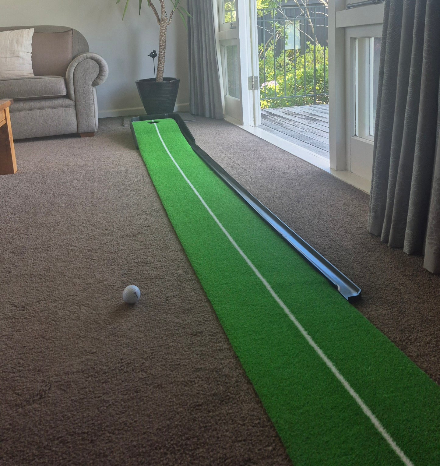 Indoor Golf Putting Mat with Ball Returner
